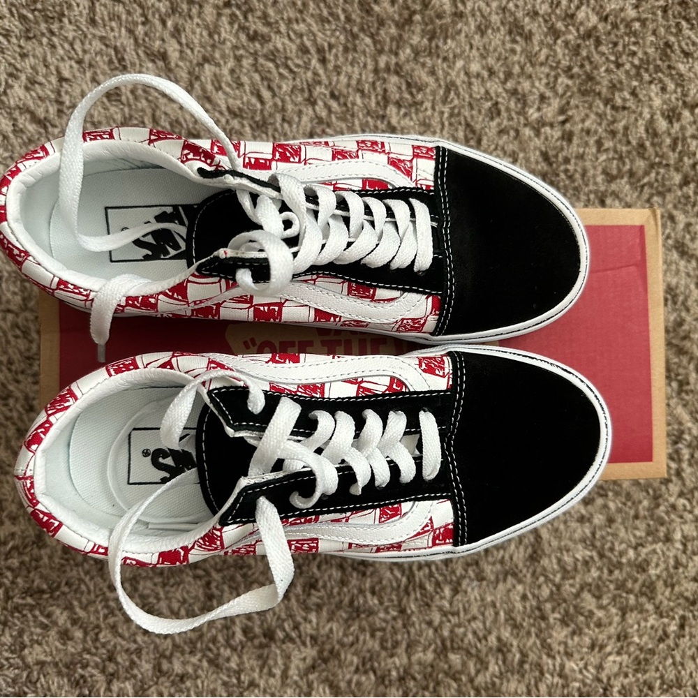 Vans Low-Top Sneakers in White, Black and Red Checker Print